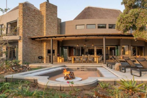 Luxury Villa looking onto Kruger National Park